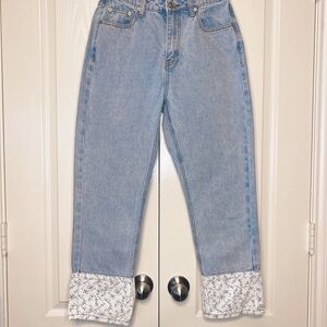 Woman’s Princess Polly High Waist Floral Cuffs Denim Size US 4 Light Wash